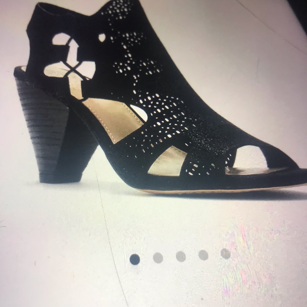 VINCE CAMUTO - Picture 5 of 9